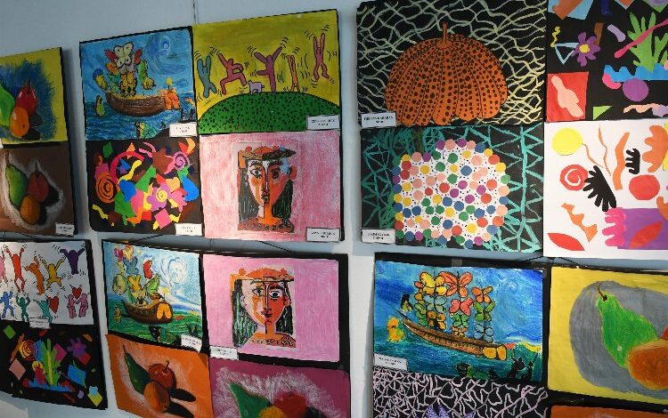 İzmir Karabağlar’da kursiyerlerin yıl sonu sergisi