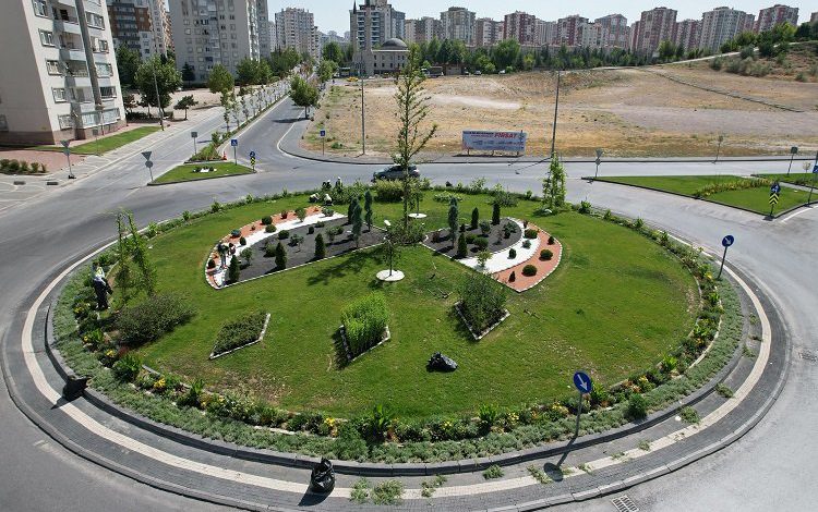 Kayseri Talas’ta yollara yeşil dokunuş Kayseri Talas’ta yollara yeşil dokunuş