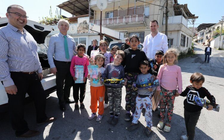 Narlıdere’den çifte bayrama sürpriz hediye
