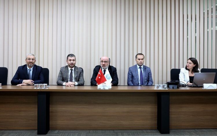 Kayseri Eczacı Odası’ndan KAYÜ’ye ziyaret Kayseri Eczacı Odası’ndan KAYÜ’ye ziyaret