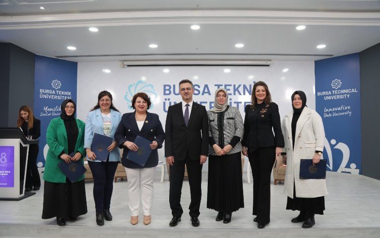 Bursa Teknik Üniversitesinde kadın personel unutulmadı Bursa Teknik Üniversitesinde kadın personel unutulmadı