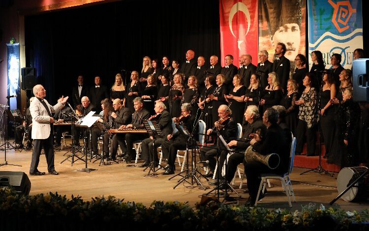 Ata’nın sevdiği şarkılar İzmir Narlıdere’de yankılandı Ata’nın sevdiği şarkılar İzmir Narlıdere’de yankılandı