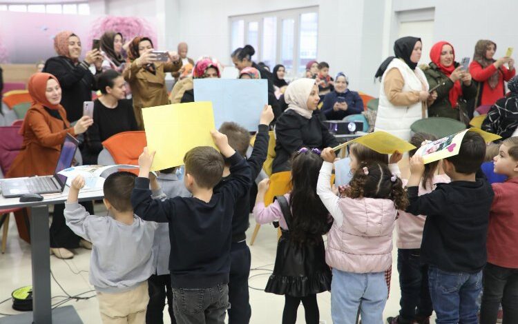 Kocaeli’de annelerin gönlüne dokunan program