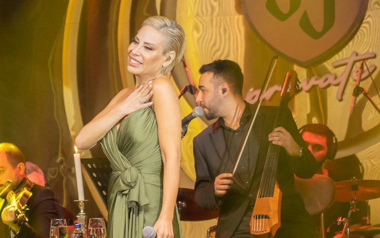 Linet yine mest etti Linet yine mest etti