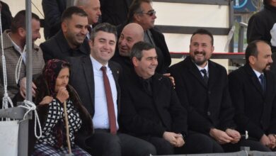 Herkes mont ararken o paltosunu verdi… Davranışı takdir topladı