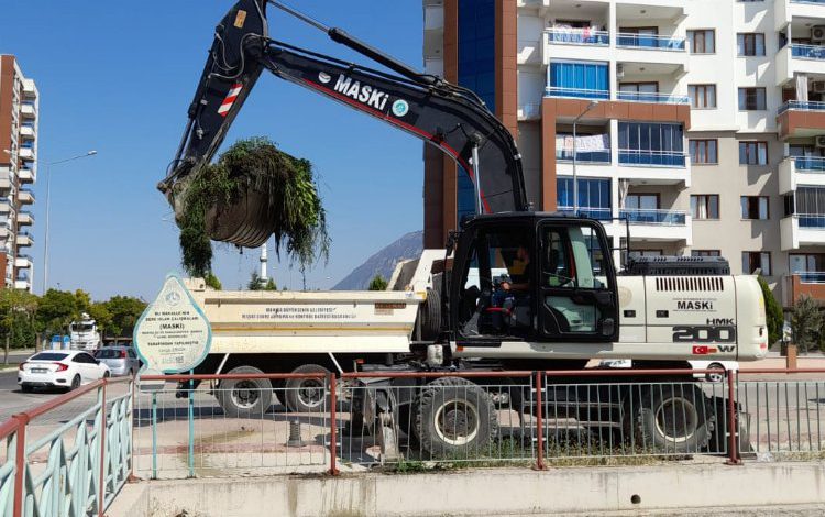 Manisa Yunusemre’de dere temizlik çalışması