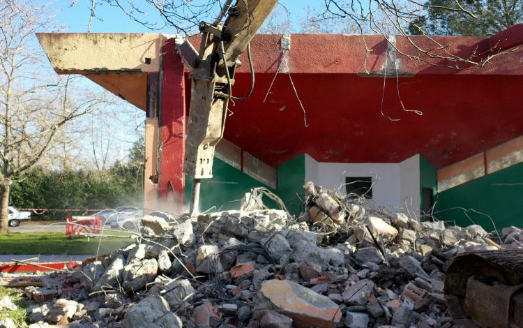 Kocaeli Fuarı’nda 52 yapı yıkıldı Kocaeli Fuarı’nda 52 yapı yıkıldı