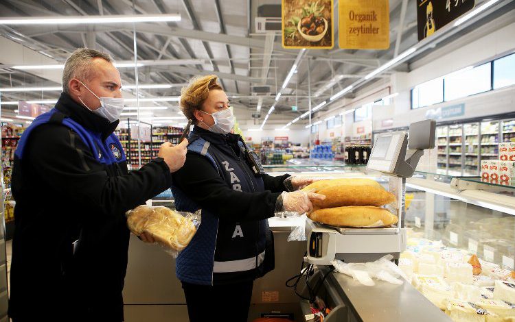 Sakarya Büyükşehir’de yılbaşı için raf denetimi Sakarya Büyükşehir’de yılbaşı için raf denetimi