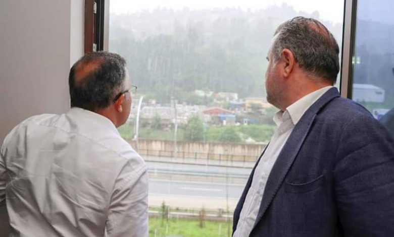 Rize Valisi Çeber: “164 haneden 112’sini geçici tahliye ettik”