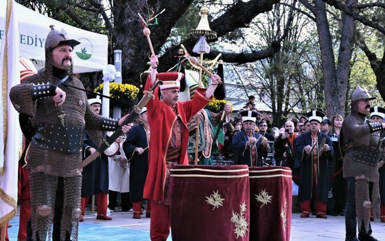 Saltanat Kapı’dan kutlu yürüyüş Saltanat Kapı’dan kutlu yürüyüş