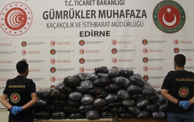 Kapıkule’de 133 kg esrar yakalandı Kapıkule’de 133 kg esrar yakalandı