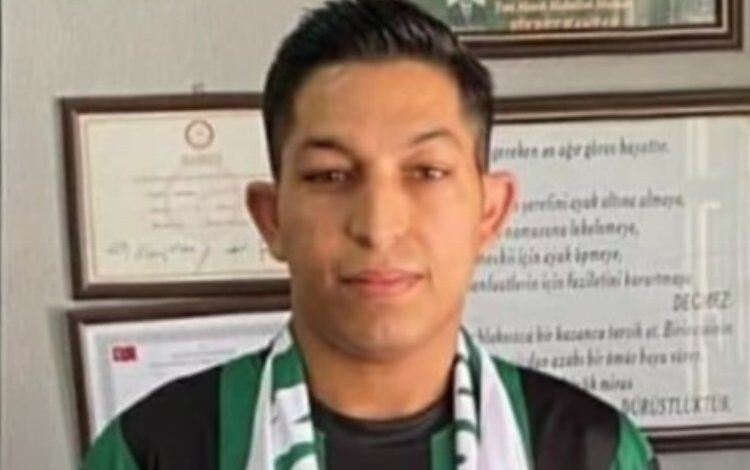 Umut Yılber Kültürspor’la el sıkıştı Umut Yılber Kültürspor’la el sıkıştı