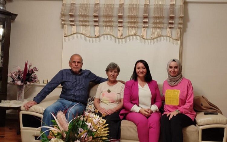 Bilecikli AK Kadınlardan emekli öğretmenler vefa