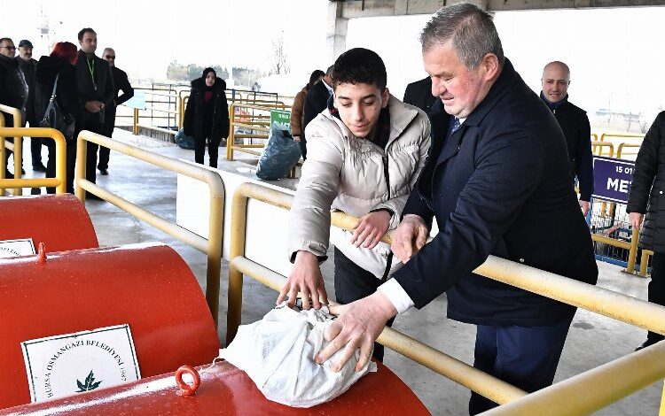 Osmangazi’de en çevreci muhtar ve öğrencilere plaket