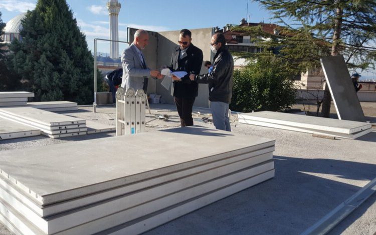 İzmit Belediyesi Akarca’daki eski muhtarlık binasını yeniliyor İzmit Belediyesi Akarca’daki eski muhtarlık binasını yeniliyor