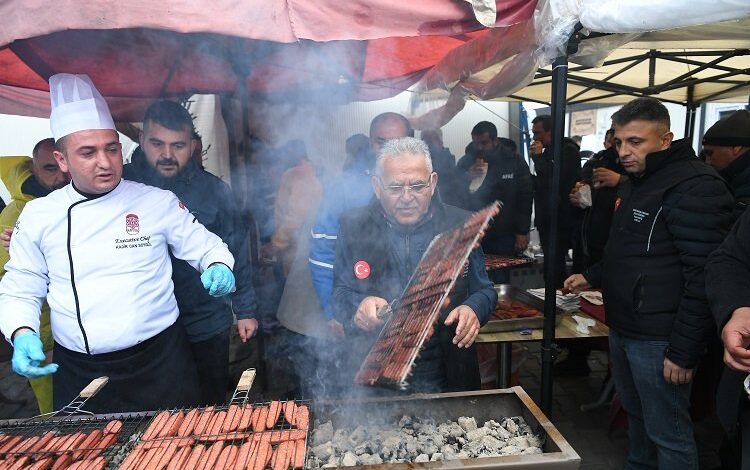 Memduh Büyükkılıç’tan Kahramanmaraş çıkarması Memduh Büyükkılıç’tan Kahramanmaraş çıkarması