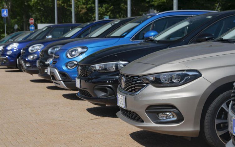 Kurdaki dalgalanma otomobil fiyatlarını vurdu Kurdaki dalgalanma otomobil fiyatlarını vurdu