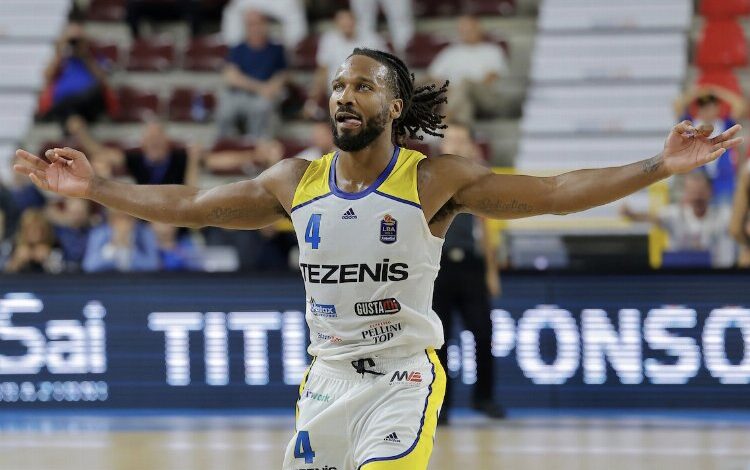 NBA patentli basketbolcu Selden Manisa’da NBA patentli basketbolcu Selden Manisa’da