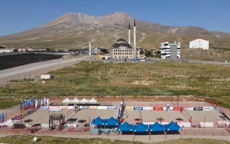 Kayseri Erciyes’te plaj voleyboluna geri sayım