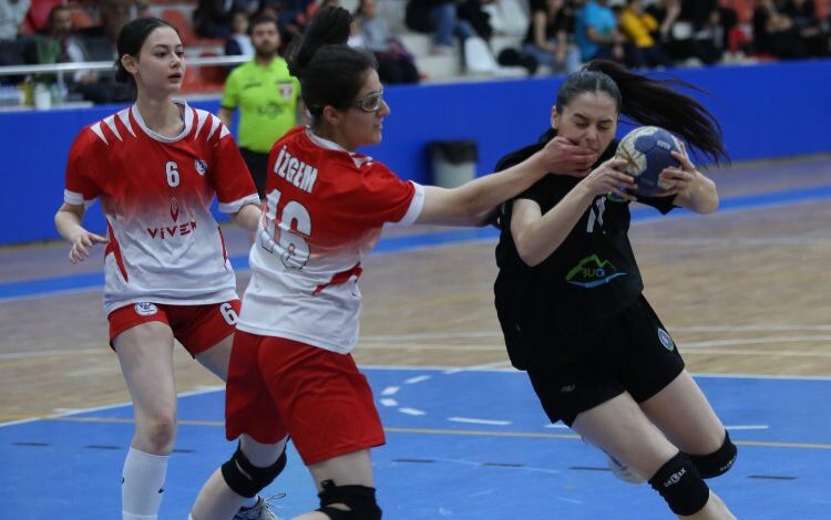 Poyrazın Kızları İzmir karşısında zorlanmadı Poyrazın Kızları İzmir karşısında zorlanmadı