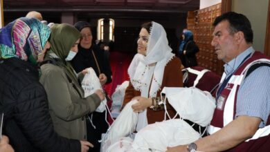 İzmit Belediyesi’nden hacı adaylarına hediyeli uğurlama