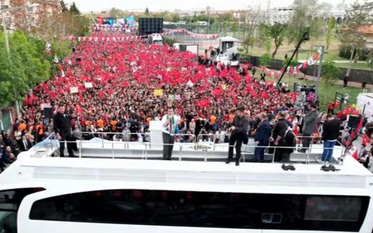 İmamoğlu: Taş; bize değil, Millet’e! İmamoğlu: Taş; bize değil, Millet’e!