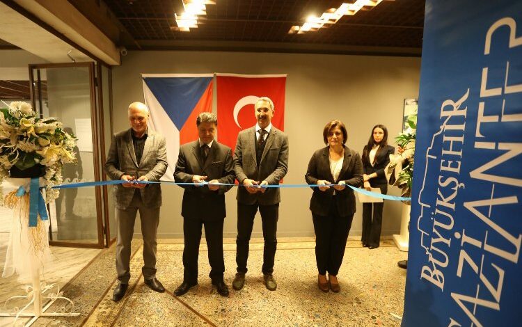 Gaziantep’te çağdaş fotoğrafta bilim sergisi Gaziantep’te çağdaş fotoğrafta bilim sergisi