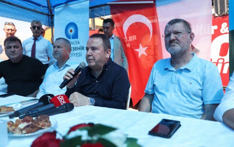 Başkan Böcek Altıntaş’ta sorunları dinledi Başkan Böcek Altıntaş’ta sorunları dinledi