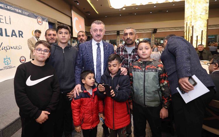 Başkan Büyükakın, Romanlarla iftar yaptı Başkan Büyükakın, Romanlarla iftar yaptı