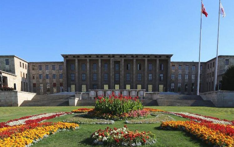 13 günlük ara sonrası TBMM yeniden toplanıyor 13 günlük ara sonrası TBMM yeniden toplanıyor