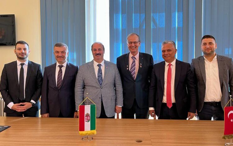 Muratpaşa ve Zigetvar kardeş kent oldu Muratpaşa ve Zigetvar kardeş kent oldu