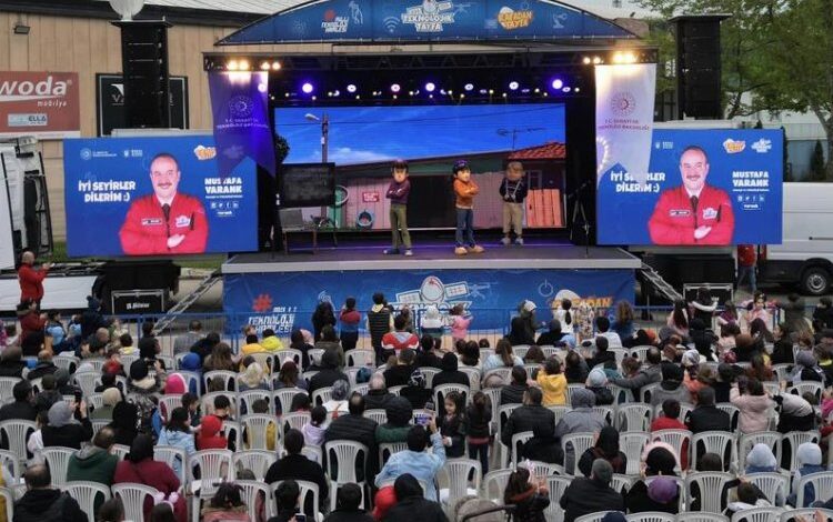 Bursa İnegöl’de ‘Teknolojik Tayfa’ ilgisi Bursa İnegöl’de ‘Teknolojik Tayfa’ ilgisi