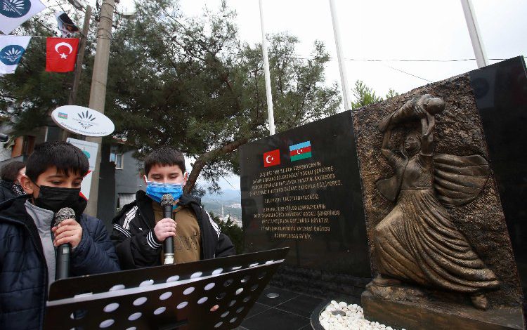 İzmir Karabağlar 30 yıllık acıyı unutmadı
