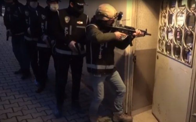 KOM ekipleri ‘Sahil Rüzgarı’nı 27 ilde ‘Tırpan’ladı! KOM ekipleri ‘Sahil Rüzgarı’nı 27 ilde ‘Tırpan’ladı!