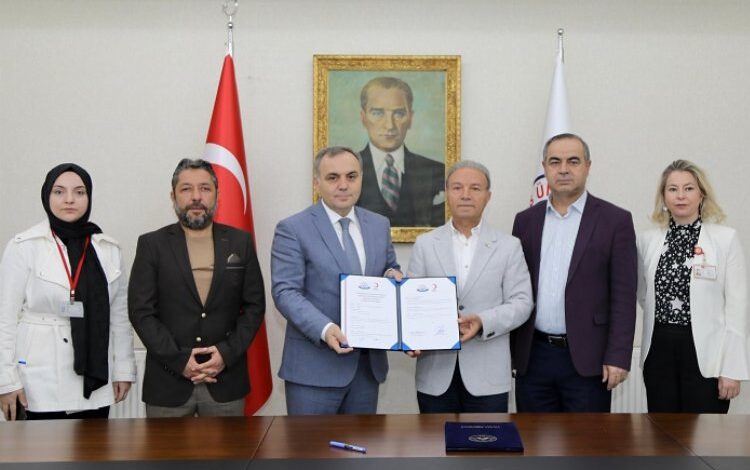 ERÜ ile Kızılay protokol imzaladı ERÜ ile Kızılay protokol imzaladı