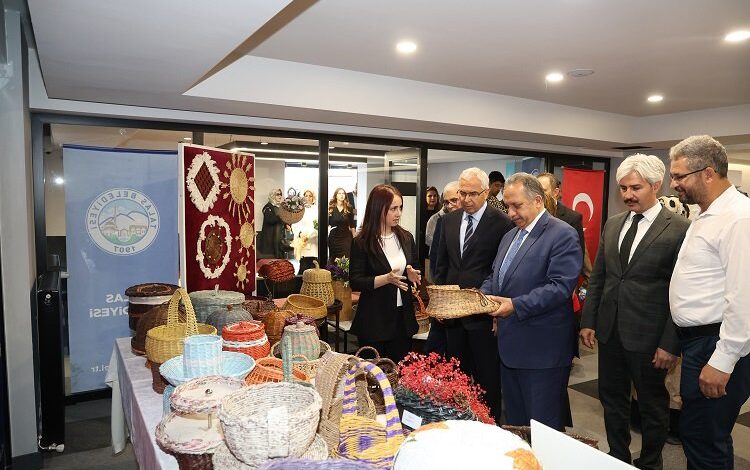 Kayseri Talas’ta ‘Özel ve Güzel’ bir sergi Kayseri Talas’ta ‘Özel ve Güzel’ bir sergi