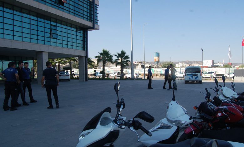 Kilis’te kendini yakmak istedi!