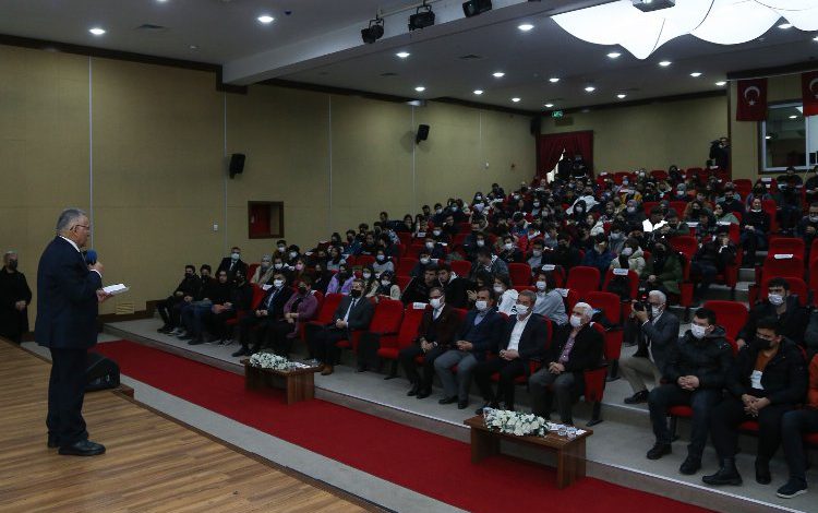 Kayseri’de gençlerle tecrübe paylaşımı