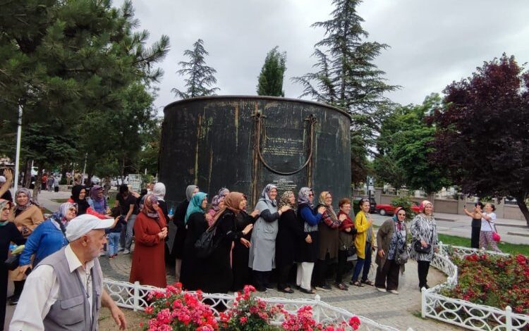 İşitme engelliler Akşehir’i gezdi İşitme engelliler Akşehir’i gezdi