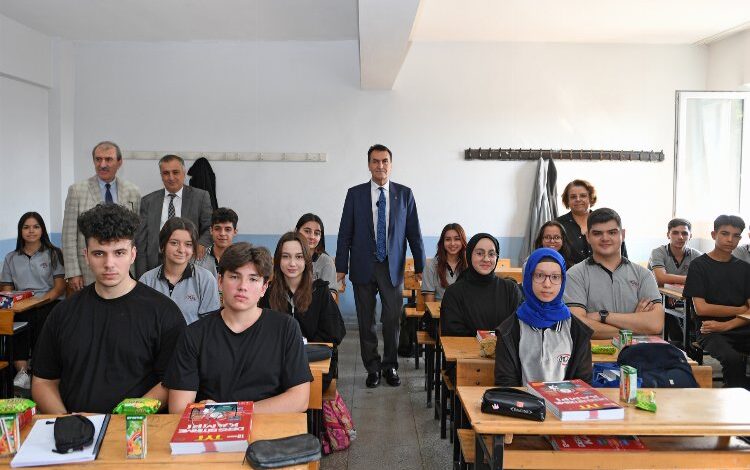 Başkan Dündar tarih bilincinin önemine dikkat çekti Başkan Dündar tarih bilincinin önemine dikkat çekti