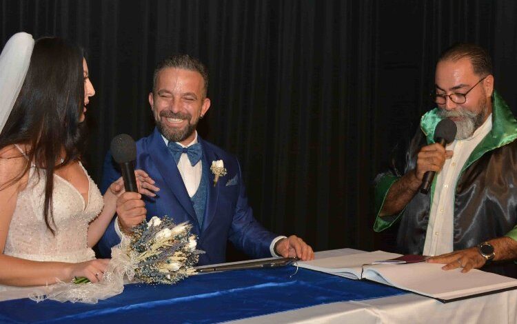 Tiyatro sahnesinde evlendiler Tiyatro sahnesinde evlendiler