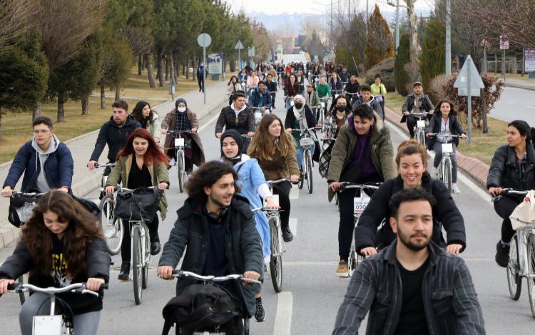 ERÜ’de pedallar ‘8 Mart’ için çevrildi ERÜ’de pedallar ‘8 Mart’ için çevrildi