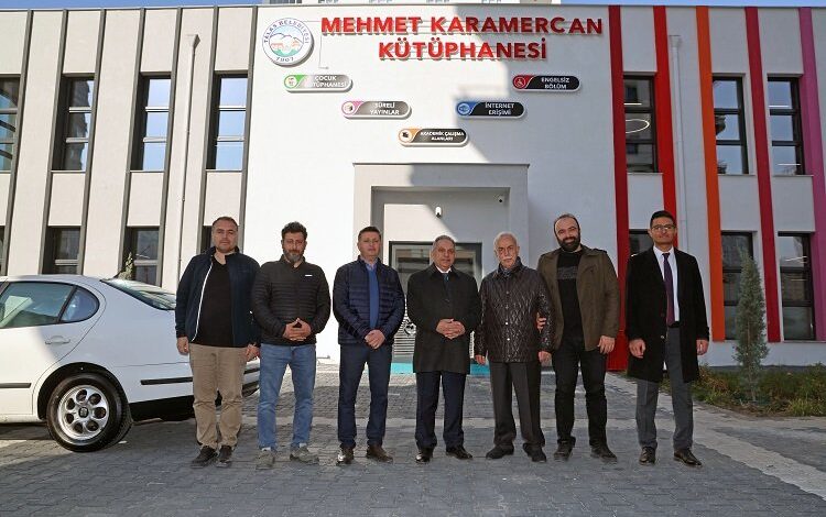 Mustafa Yalçın’ın kütüphane günü Mustafa Yalçın’ın kütüphane günü