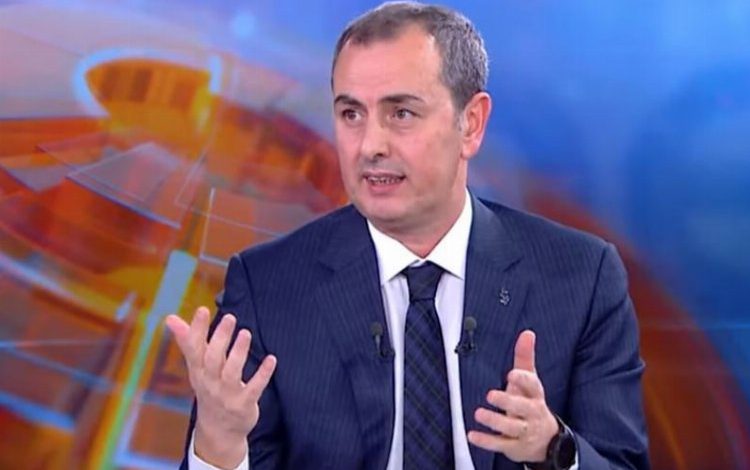 İş Bankası: “Sabaha kadar 1,75 milyar dolarlık döviz bozuldu” İş Bankası: “Sabaha kadar 1,75 milyar dolarlık döviz bozuldu”