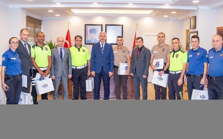 Düzce İl Emniyet Müdürlüğü ödüllendirdi Düzce İl Emniyet Müdürlüğü ödüllendirdi