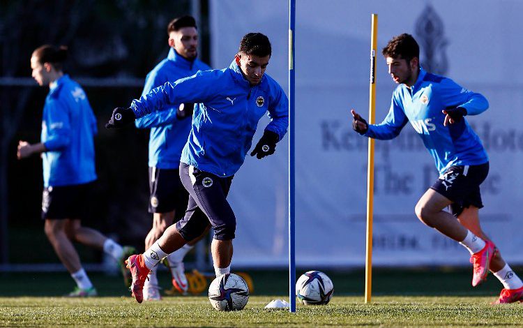 Fenerbahçe Belek’te ilk idmana çıktı