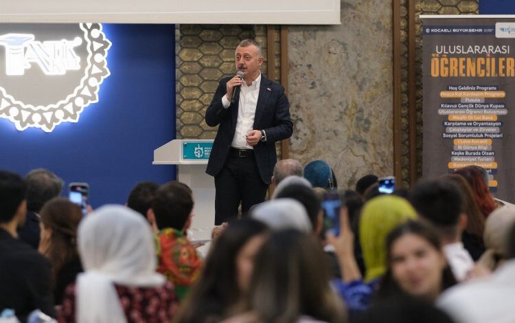 Kocaeli’de uluslararası öğrencilere seslendi: Tahir amcanız ihtiyacınınızda yanınızda Kocaeli’de uluslararası öğrencilere seslendi: Tahir amcanız ihtiyacınınızda yanınızda