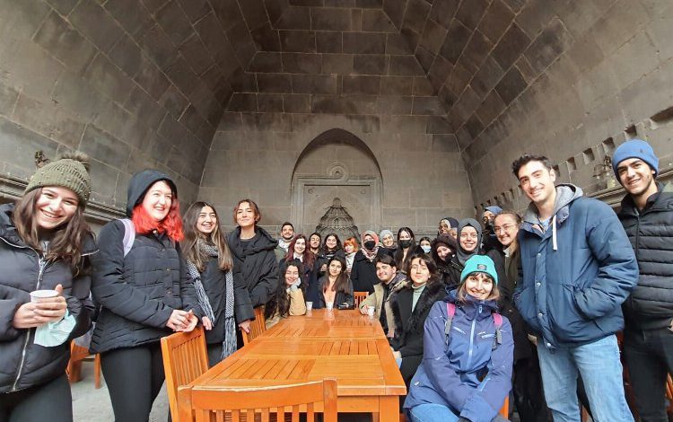 Kayseri Büyükşehir’den eğitime destek