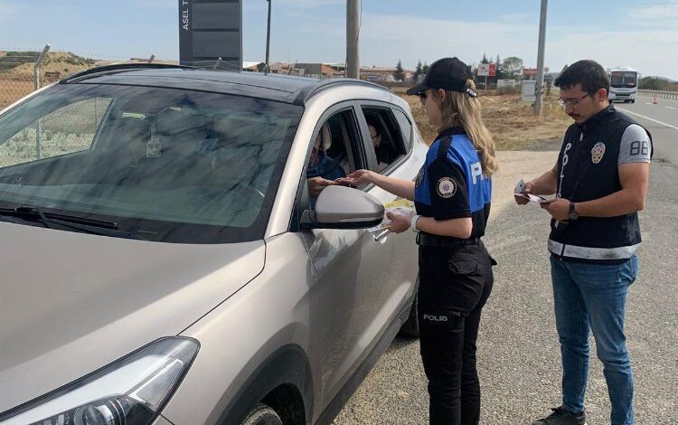 Keşan’da trafik ve araç güvenliği konulu broşür dağıtıldı