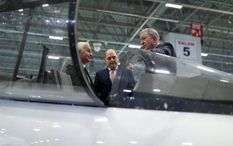 Bakan Akar, İngiltereli mevkidaşıyla SAHA’da görüştü Bakan Akar, İngiltereli mevkidaşıyla SAHA’da görüştü